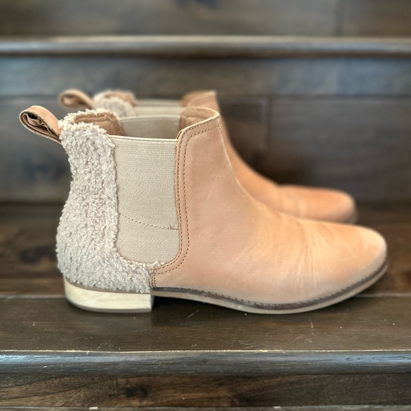 TOMS Booties - Picture 3 of 8